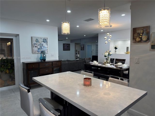 8424 Miramar Pkwy, Miramar, FL 33025