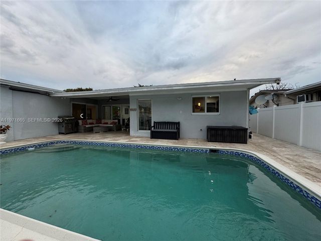 8424 Miramar Pkwy, Miramar, FL 33025