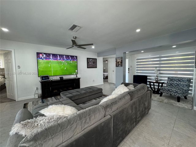 8424 Miramar Pkwy, Miramar, FL 33025