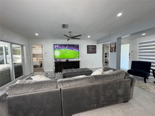 8424 Miramar Pkwy, Miramar, FL 33025