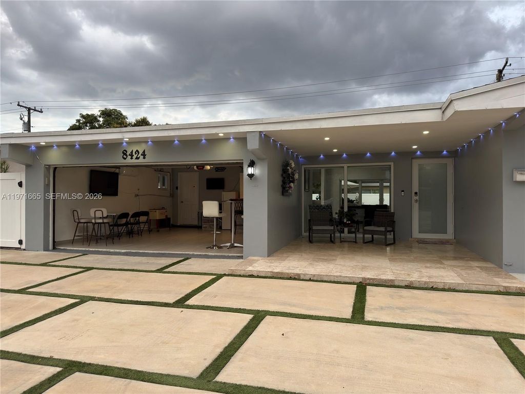 8424 Miramar Pkwy, Miramar, FL 33025