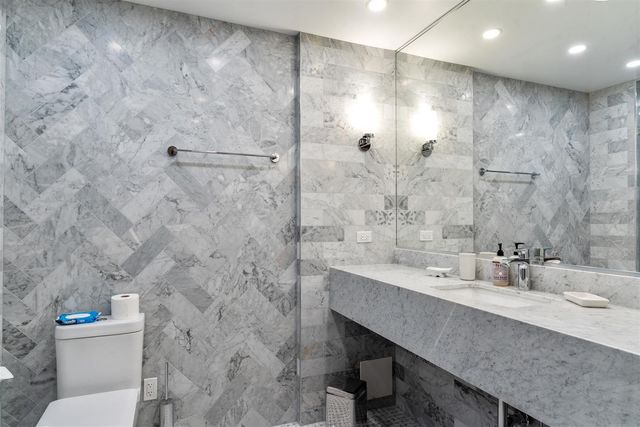680 N Lake Shore Drive 1103, Chicago, IL 60611
