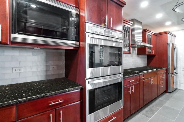 680 N Lake Shore Drive 1103, Chicago, IL 60611