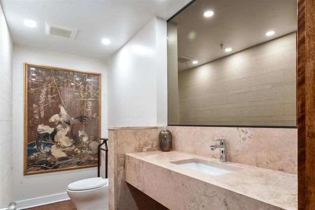 680 N Lake Shore Drive 1103, Chicago, IL 60611