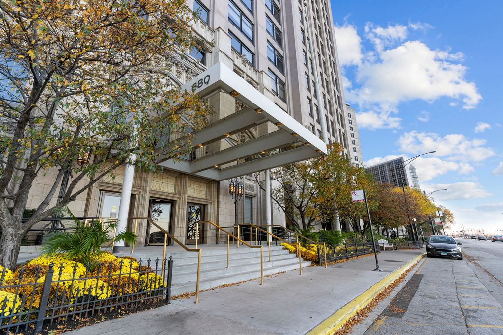 680 N Lake Shore Drive 1103, Chicago, IL 60611