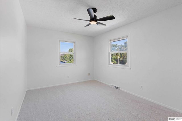 4915 Robin Drive, Bellevue, NE 68157