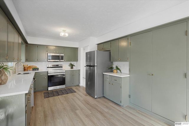 4915 Robin Drive, Bellevue, NE 68157