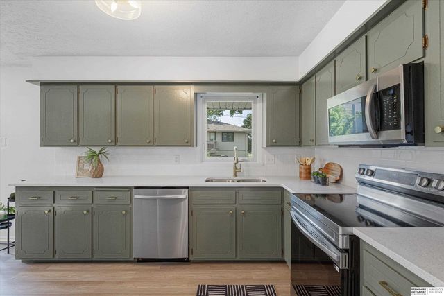 4915 Robin Drive, Bellevue, NE 68157