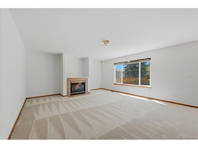 501 Saint Andrews Dr, Longmont, CO 80504