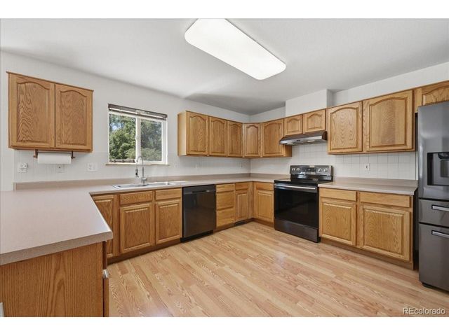 501 Saint Andrews Dr, Longmont, CO 80504