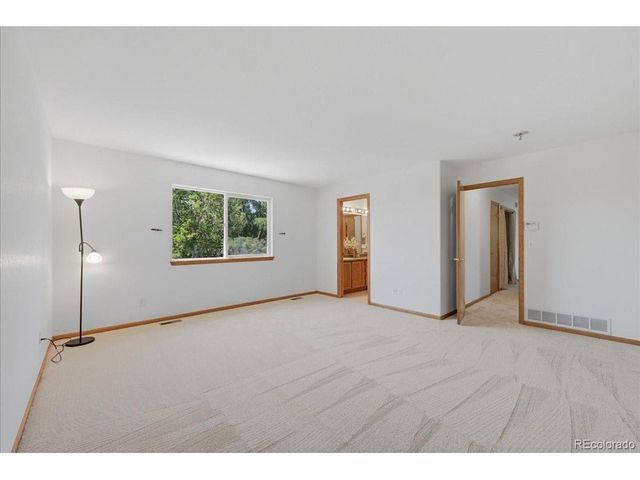 501 Saint Andrews Dr, Longmont, CO 80504