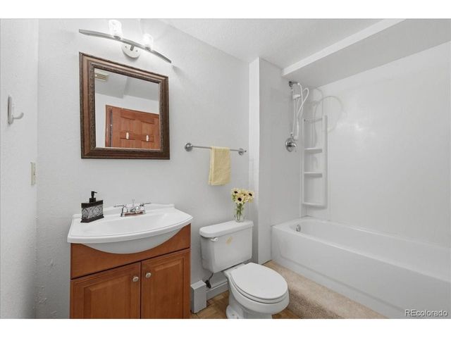 501 Saint Andrews Dr, Longmont, CO 80504