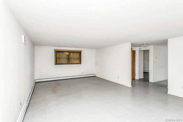1085 Hempstead Avenue, South Hempstead, NY 11550