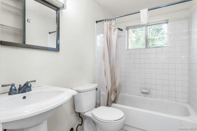 1085 Hempstead Avenue, South Hempstead, NY 11550