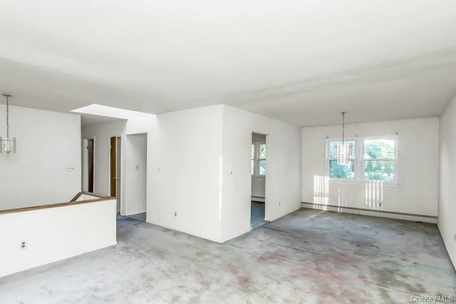 1085 Hempstead Avenue, South Hempstead, NY 11550