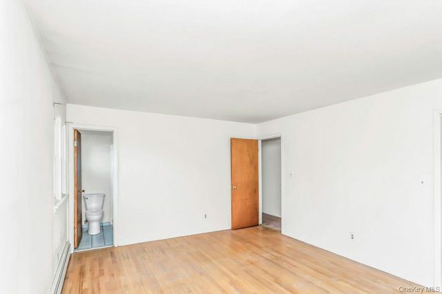 1085 Hempstead Avenue, South Hempstead, NY 11550