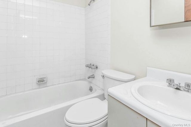 1085 Hempstead Avenue, South Hempstead, NY 11550