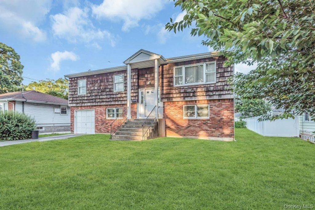 1085 Hempstead Avenue, South Hempstead, NY 11550