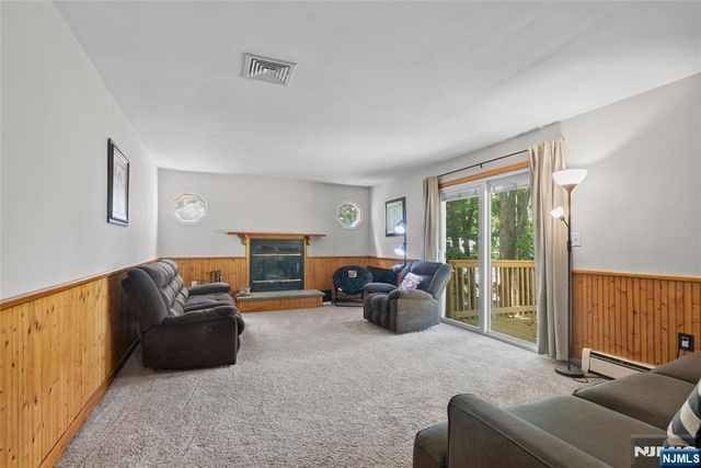 10 Tice Road, West Milford, NJ 07421