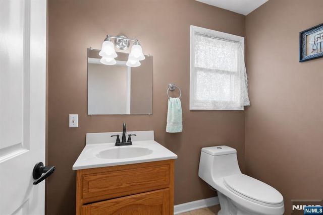 10 Tice Road, West Milford, NJ 07421