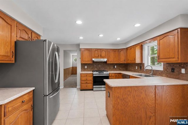 10 Tice Road, West Milford, NJ 07421