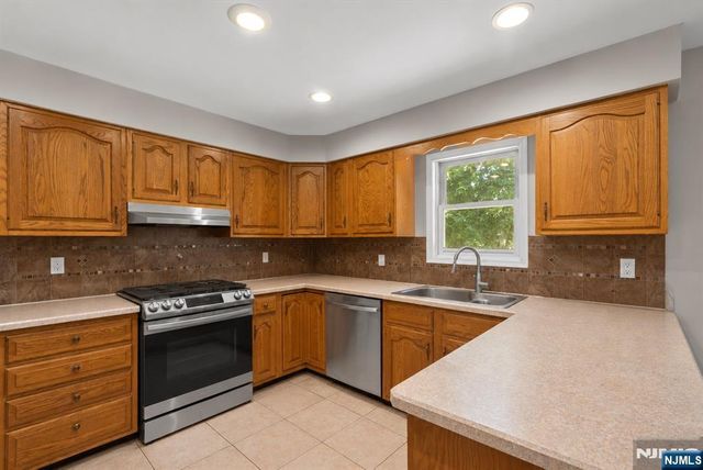 10 Tice Road, West Milford, NJ 07421