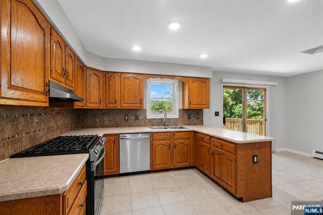 10 Tice Road, West Milford, NJ 07421