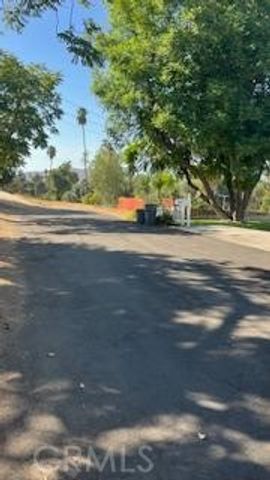 3943 Ridge Road, Riverside, CA 92501