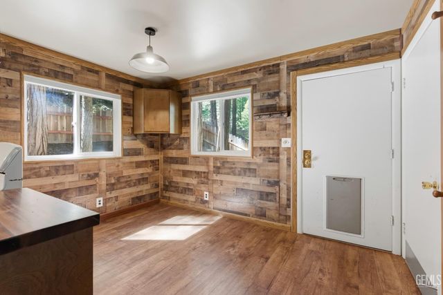 10729 Pine Drive, Wofford Heights, CA 93285