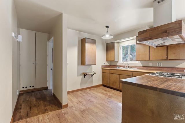 10729 Pine Drive, Wofford Heights, CA 93285