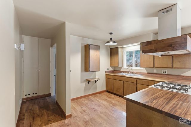 10729 Pine Drive, Wofford Heights, CA 93285