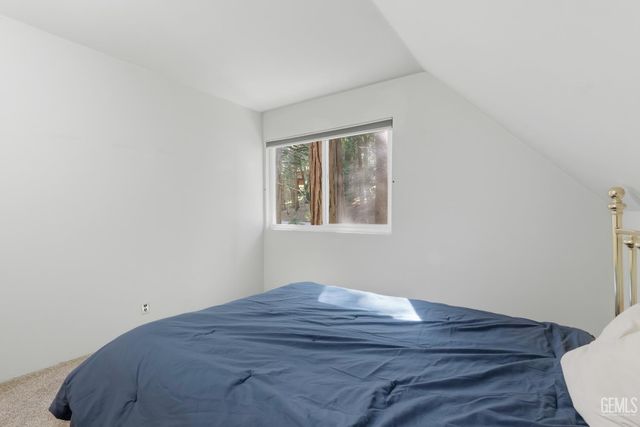 10729 Pine Drive, Wofford Heights, CA 93285