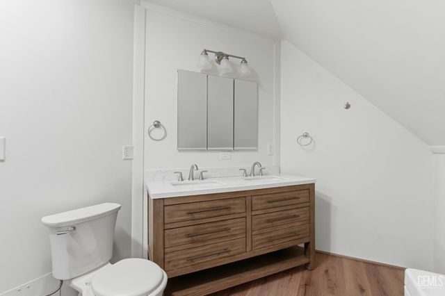 10729 Pine Drive, Wofford Heights, CA 93285