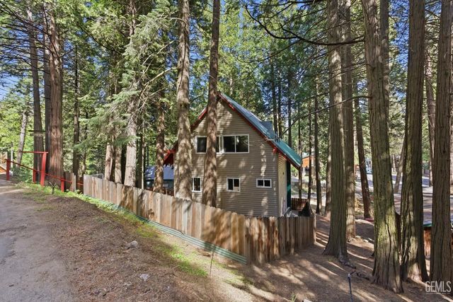 10729 Pine Drive, Wofford Heights, CA 93285