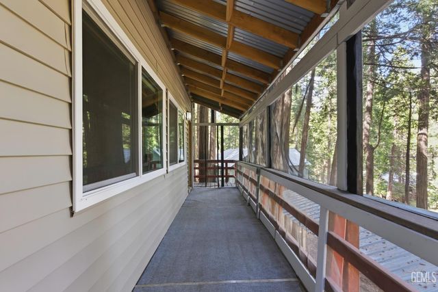 10729 Pine Drive, Wofford Heights, CA 93285