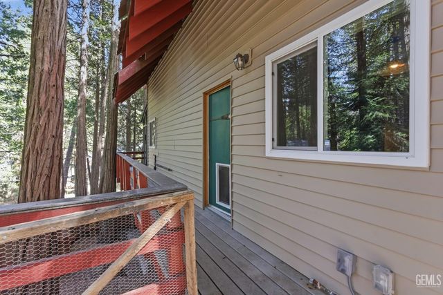 10729 Pine Drive, Wofford Heights, CA 93285