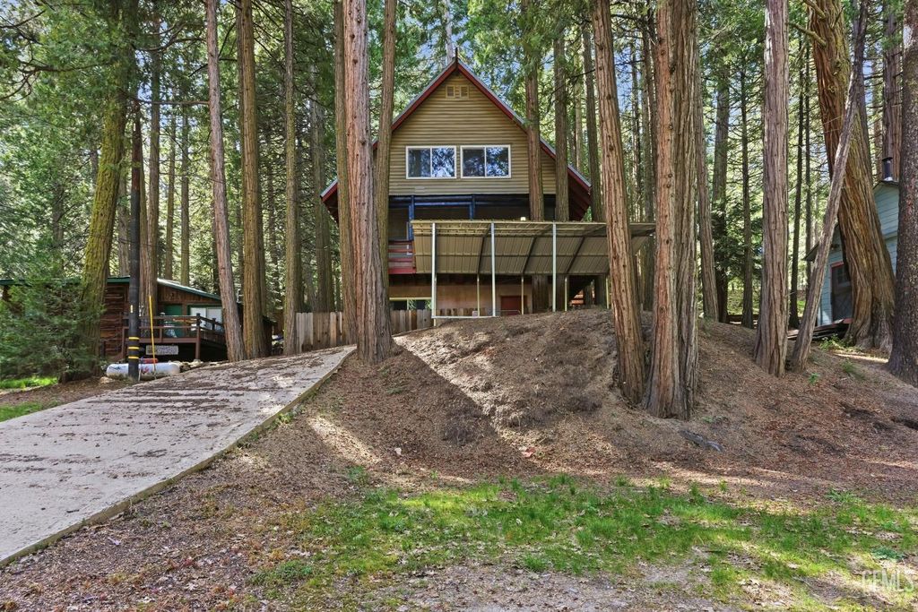 10729 Pine Drive, Wofford Heights, CA 93285