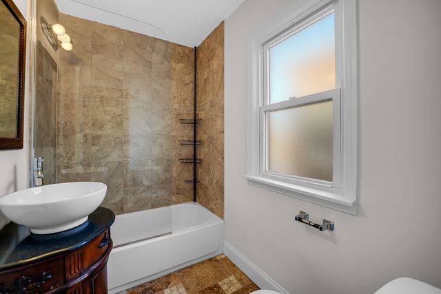 8458 S Vernon Avenue, Chicago, IL 60619