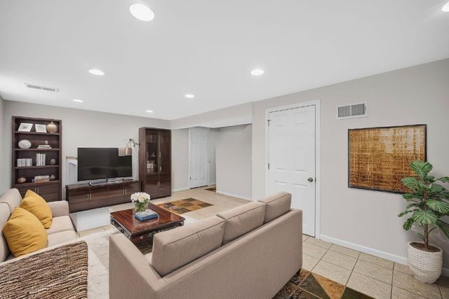 8458 S Vernon Avenue, Chicago, IL 60619