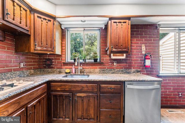 1713 RED OAK RD, Williamstown, NJ 08094