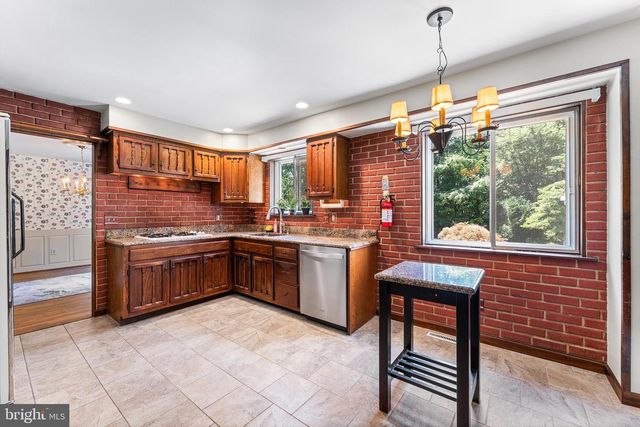 1713 RED OAK RD, Williamstown, NJ 08094