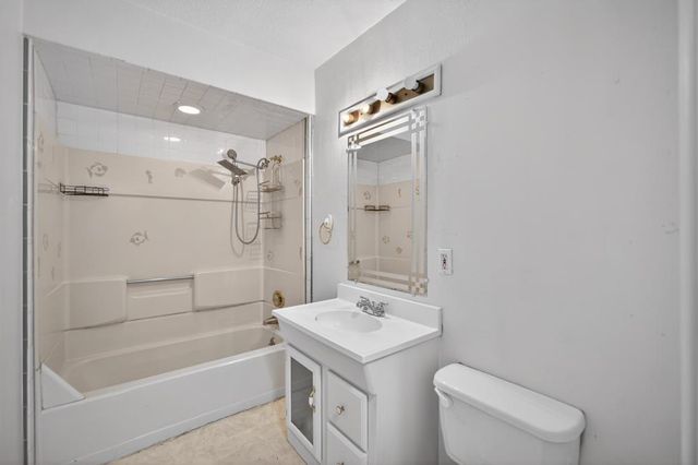 2600 Connie Dr, Sacramento, CA 95815