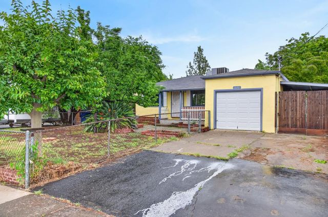 2600 Connie Dr, Sacramento, CA 95815