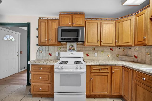 2600 Connie Dr, Sacramento, CA 95815