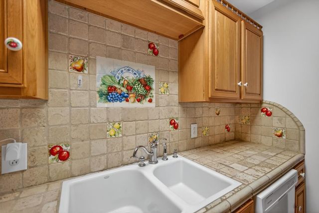 2600 Connie Dr, Sacramento, CA 95815