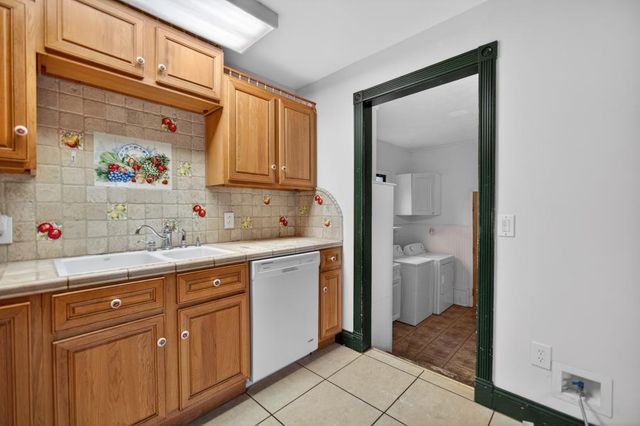 2600 Connie Dr, Sacramento, CA 95815