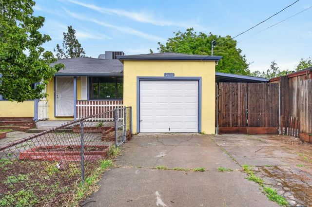 2600 Connie Dr, Sacramento, CA 95815