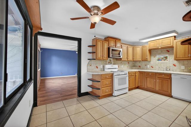 2600 Connie Dr, Sacramento, CA 95815