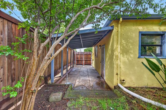 2600 Connie Dr, Sacramento, CA 95815