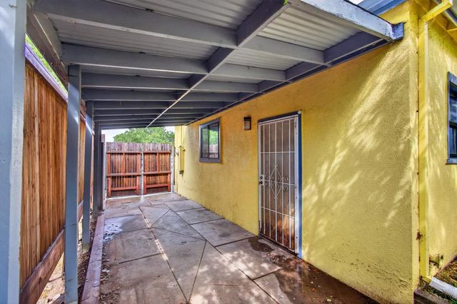 2600 Connie Dr, Sacramento, CA 95815